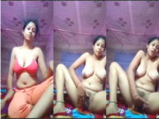 Desi Bhabhi Shows Nude body and Fingering