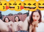 Horny Desi Girl Fingering