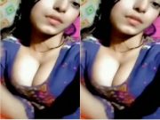 Cute Desi girl Shows Her Boobs