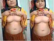 Cute Paki Girl Shows Her Boobs