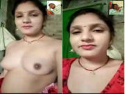 Desi Village Wife Shows Boobs On VC