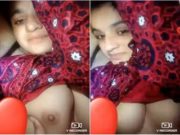 PAKI GIRL SHOWS BOOBS